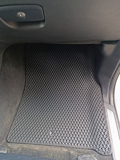 Коврики на Jeep Grand Cherokee (WK2) 2010 - 2022 в Уфе