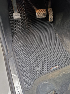 Коврики на Jeep Grand Cherokee (WK2) 2010 - 2022 в Уфе